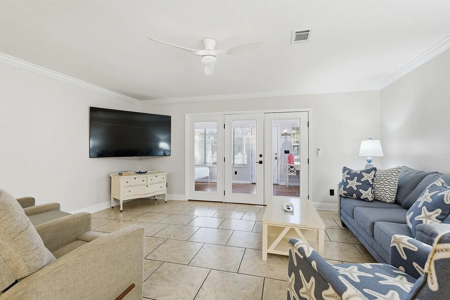 3 bed, 3.0 bath, 1797 sqft, $1,992 — Photo 4