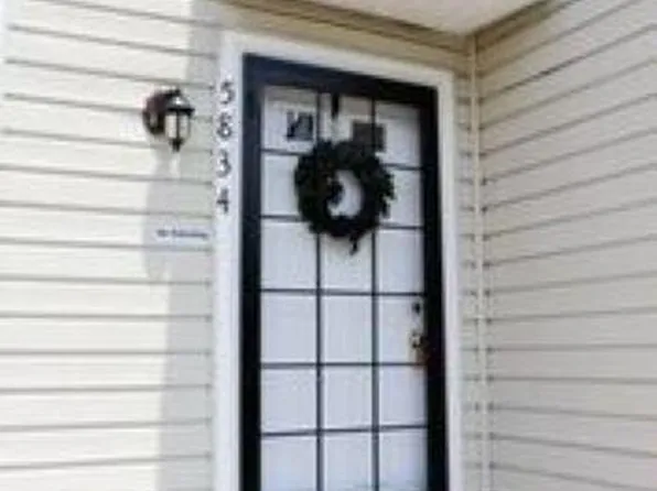 5834 N Holly Springs Dr, Capitol Heights, MD 20743