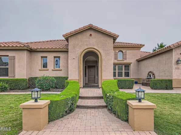 732 W ARMSTRONG Way, Chandler, AZ 85286