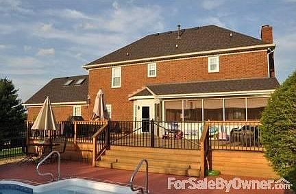 Back of House
						:
						Cedar Deck and Screened in Porch