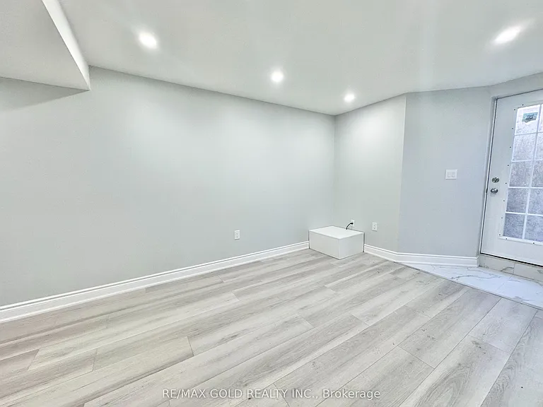 555 Settlers Rd W #BASEMENT — Photo 6