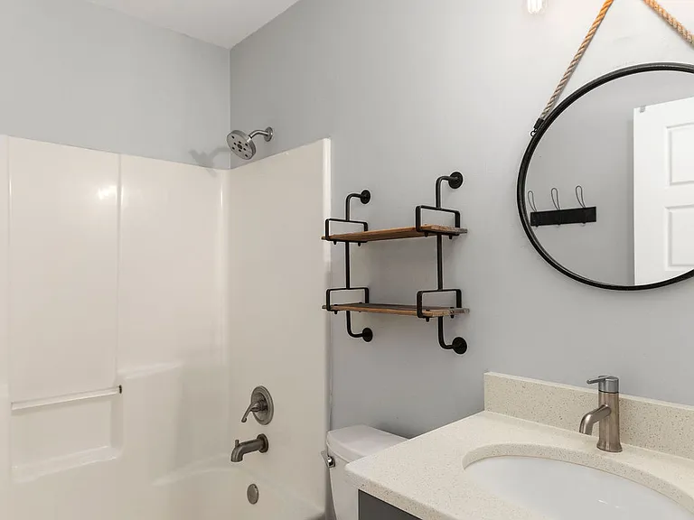 123 N Donahue Dr — Photo 9