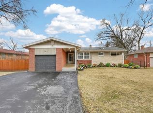 203 S See Gwun Ave, Mount Prospect, IL 60056