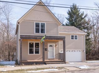 316 S Division St, Port Washington, WI 53074