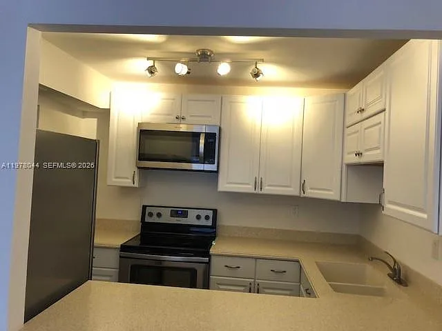 9301 SW 92nd Ave #207-C — Photo 8