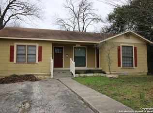 535 W Nacogdoches St, New Braunfels, TX 78130