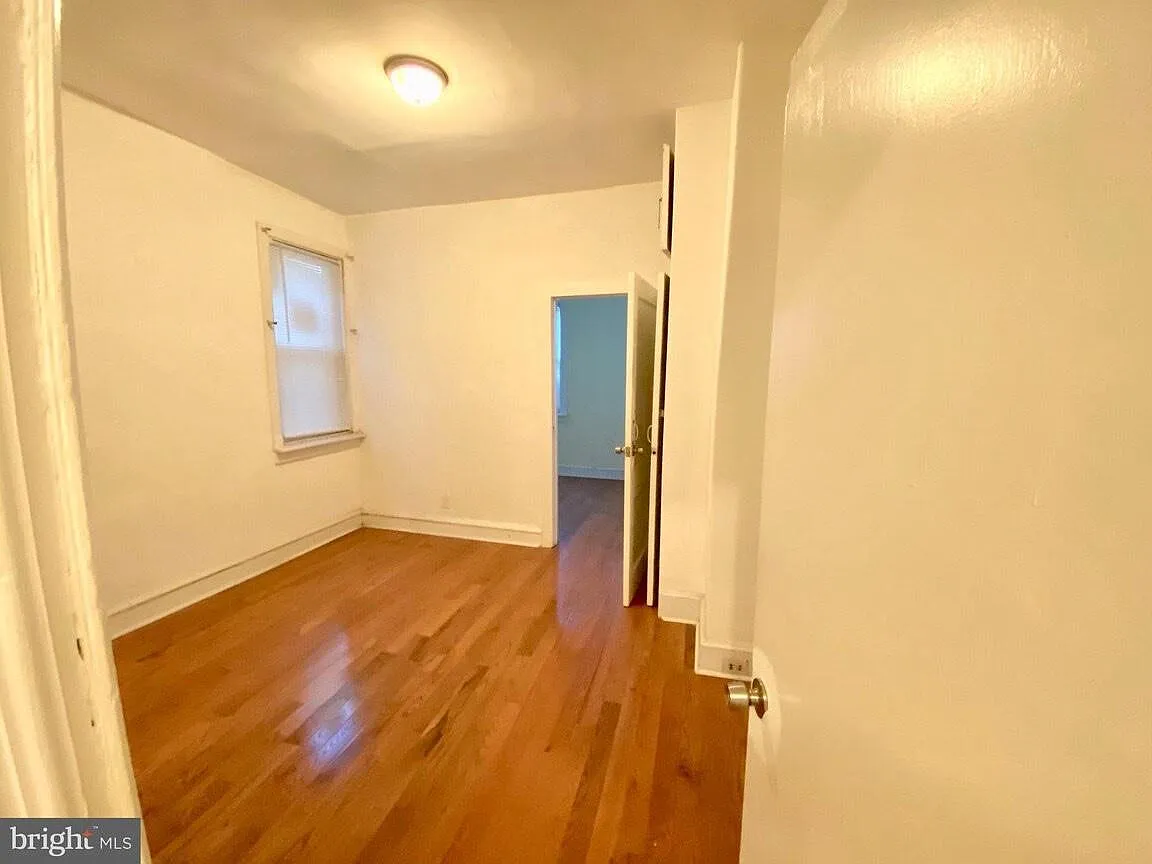 4 bed, 1200 sqft, $1,700 — Photo 4