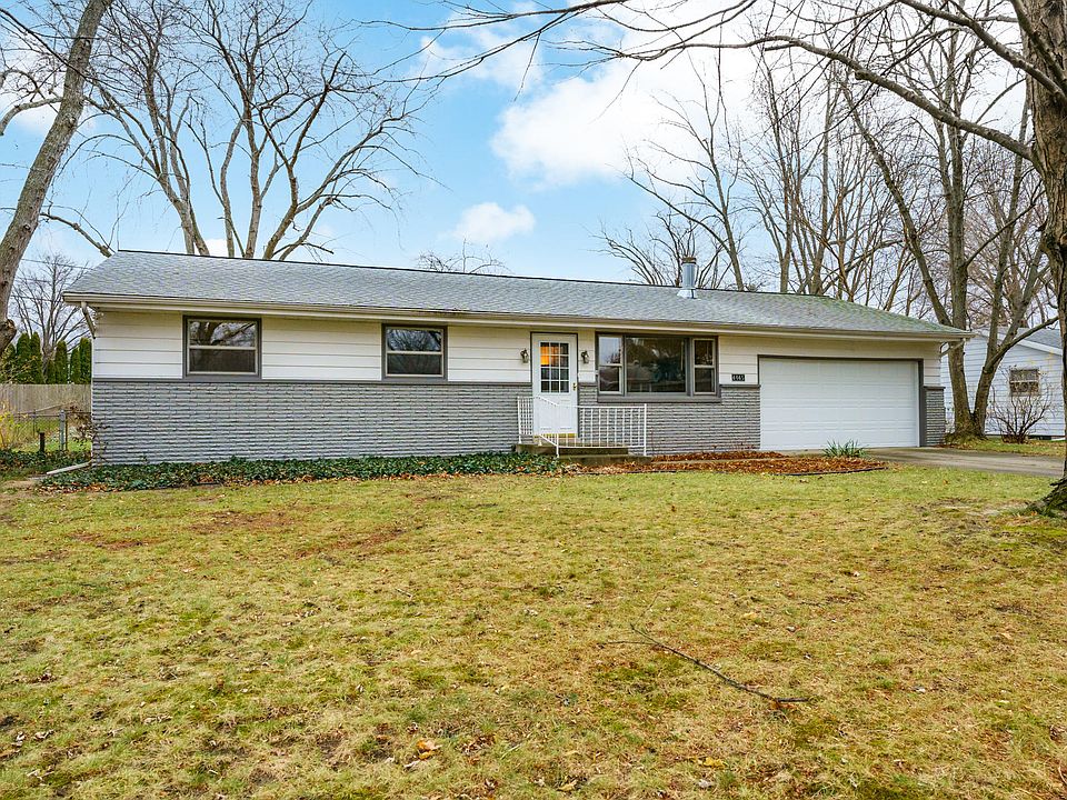 1st image of 4045 Woodland Ln
