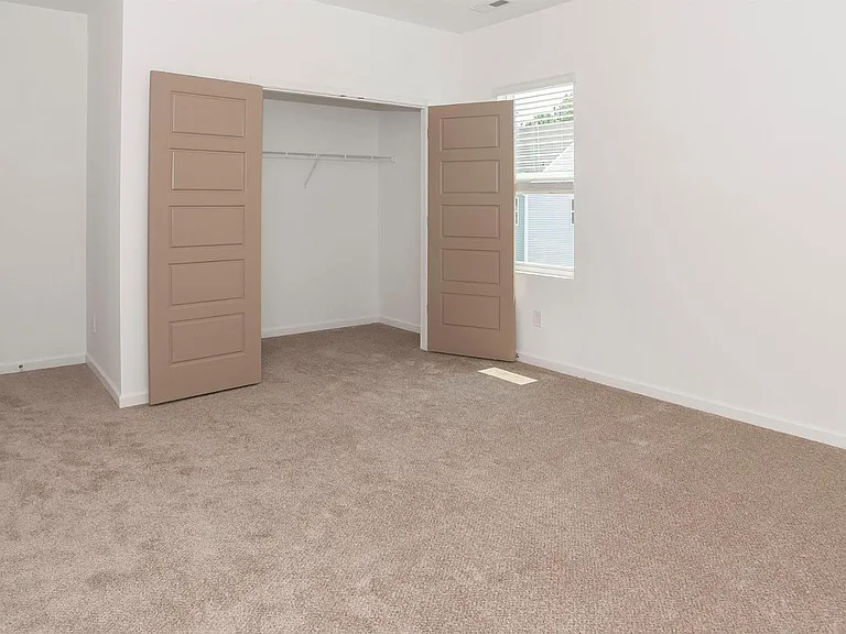 1628 Haltwhistle St — Photo 38