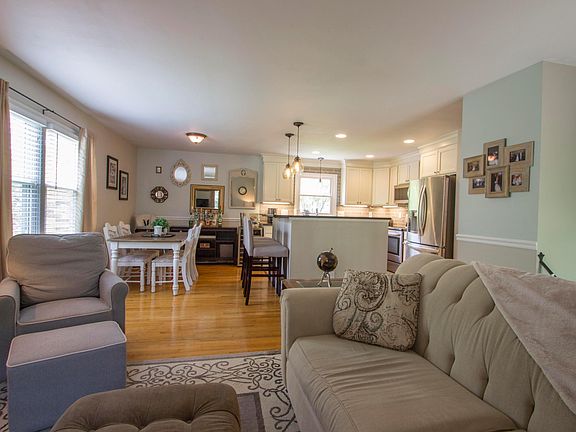 5th image of 266 Oak Hill Dr