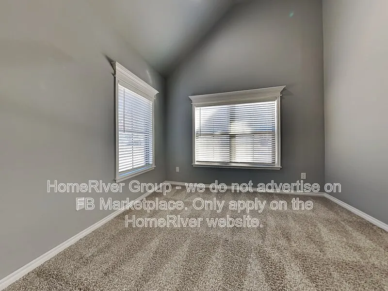 2 bed, 1.0 bath, 1200 sqft, $1,650 — Photo 2
