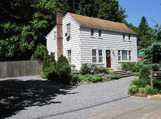 212 Old Town Rd, East Setauket, NY 11733
