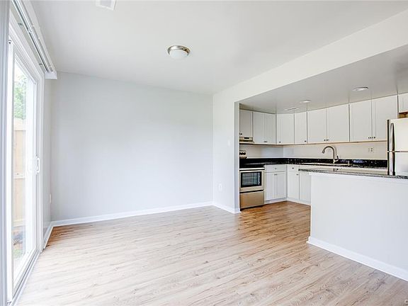 5th image of 3261 Hunters Mill Dr #0