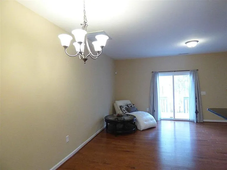1622 Holly Grove Way — Photo 3