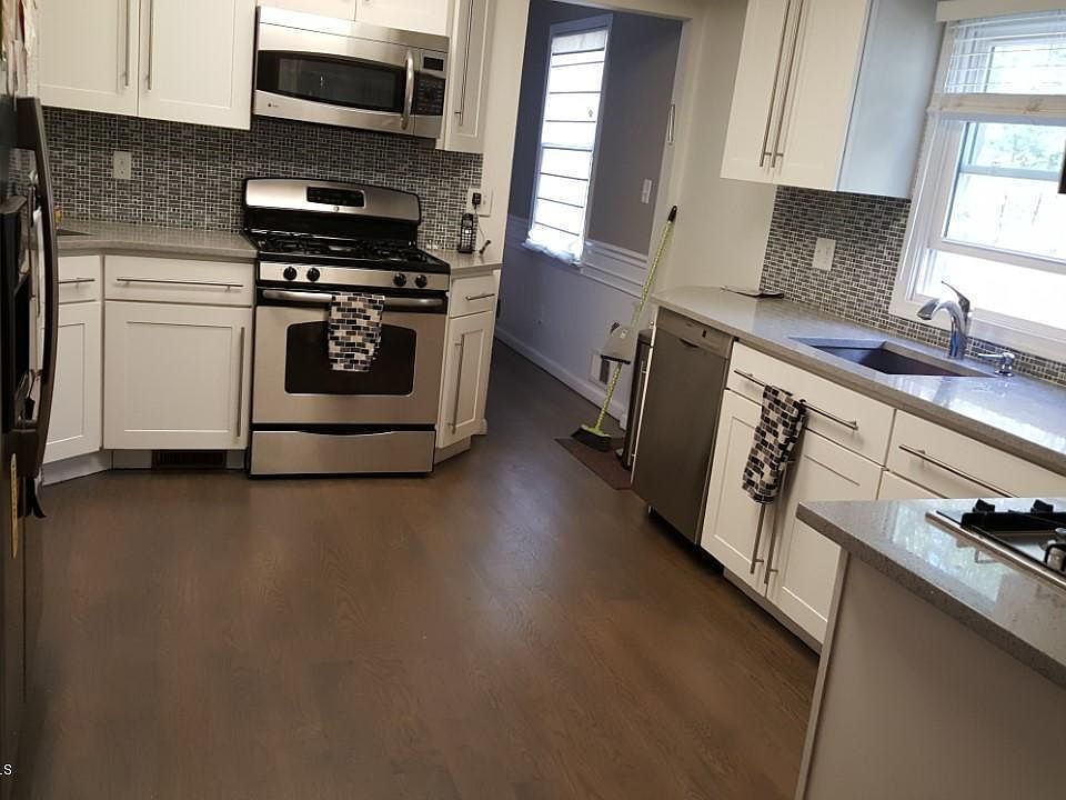 1st image of 301 Albert Ave
