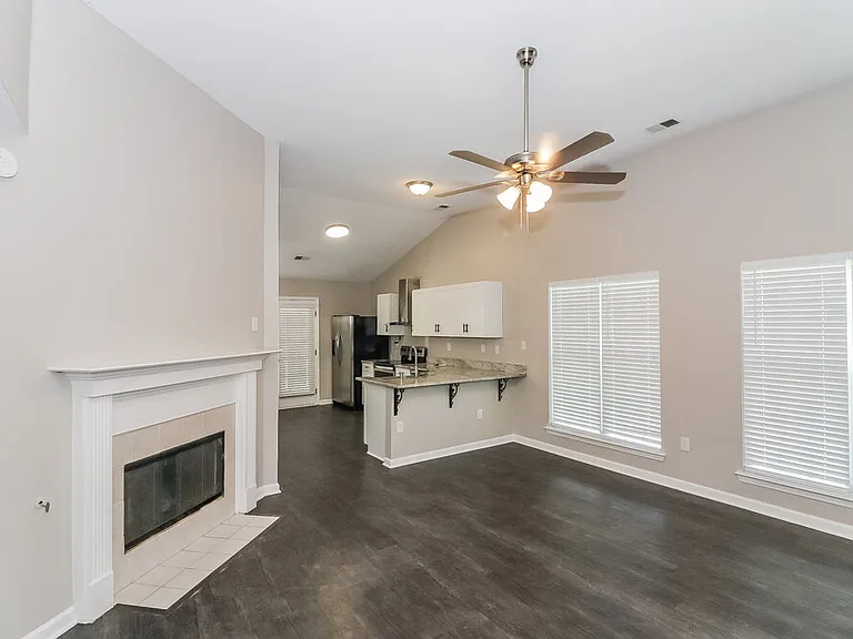 10678 Pecan Meadow Dr N — Photo 4