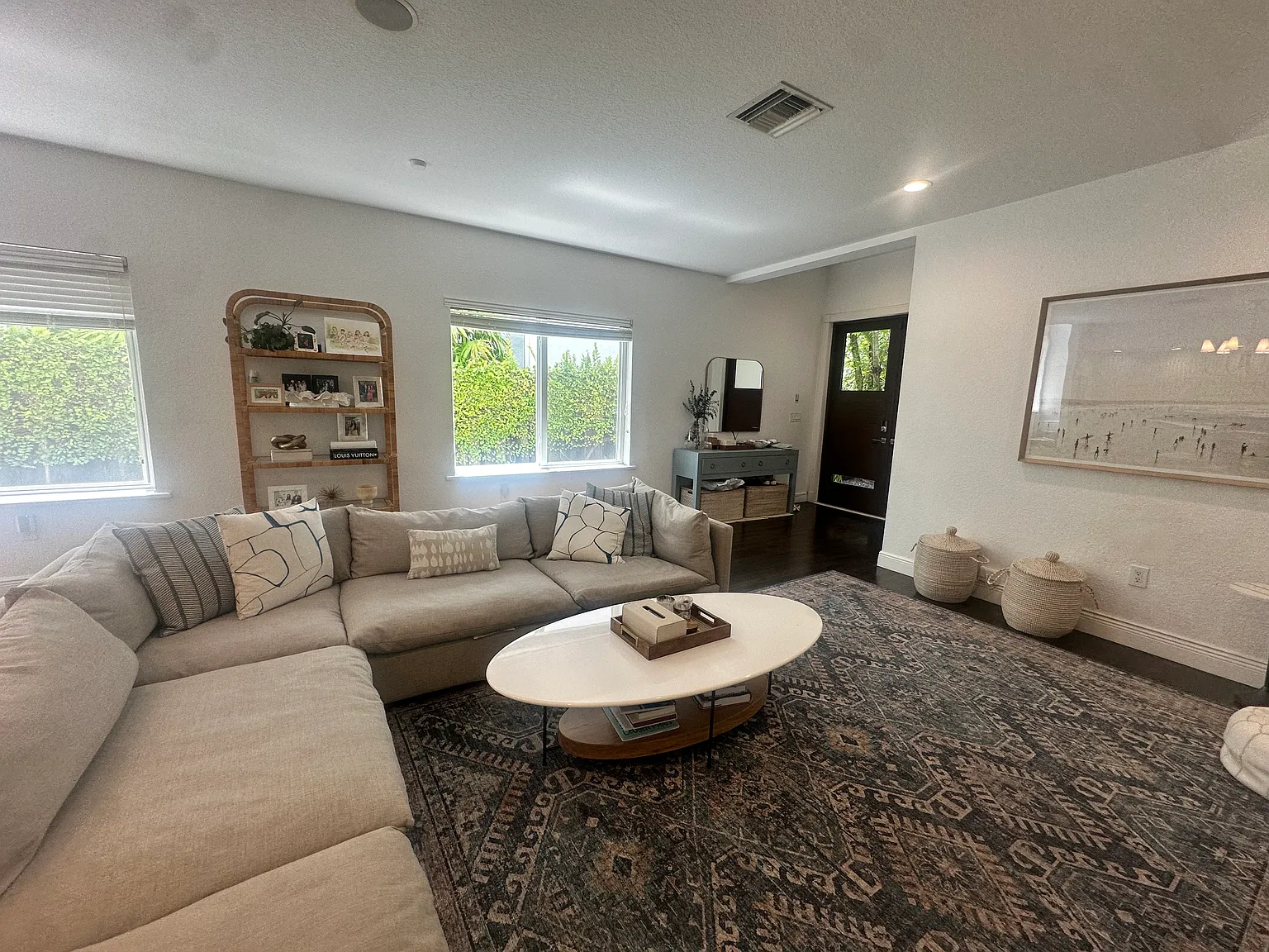3 bed, 2.5 bath, 2300 sqft, $10,500 — Photo 4