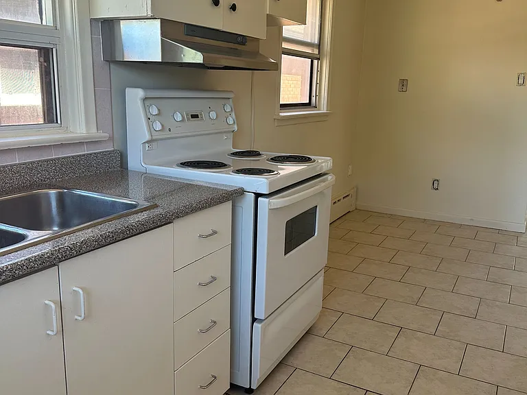 150 Portland St #3 — Photo 8