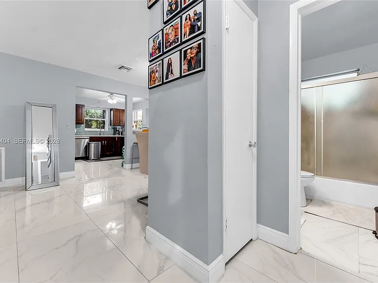 1019 S 29th Ave — Photo 10