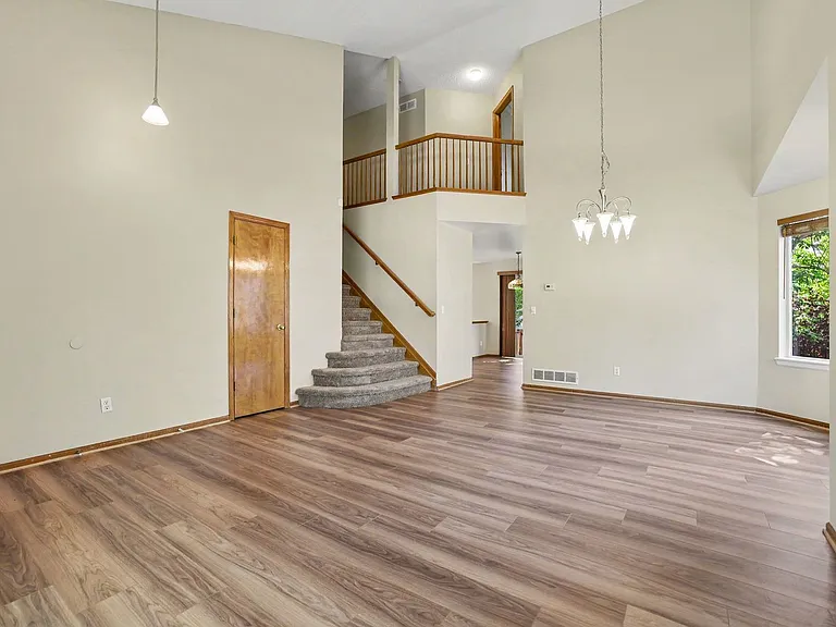 11742 Gray St — Photo 3