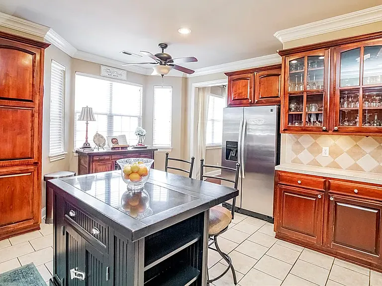 3089 N Dorchester Dr — Photo 8