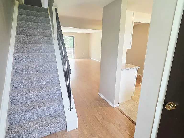 578 Caddy Dr — Photo 3