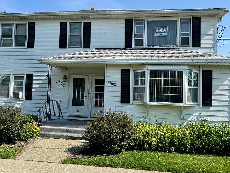 32 Parkwood Blvd