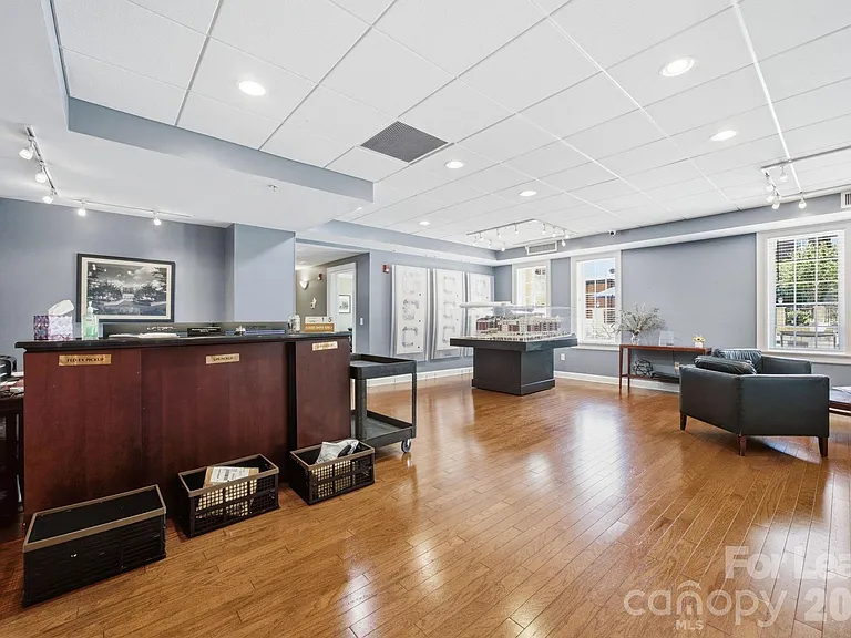 300 W 5th St #105 — Photo 26