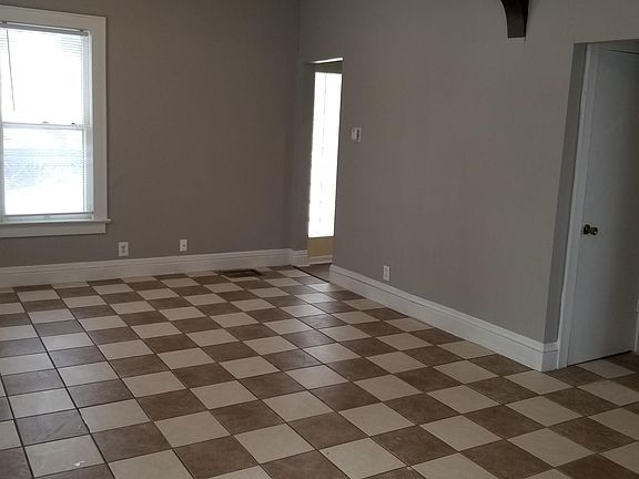 4th image of 2208 C St