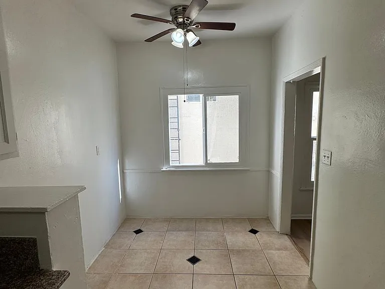 4226 W Adams Blvd #103 — Photo 8