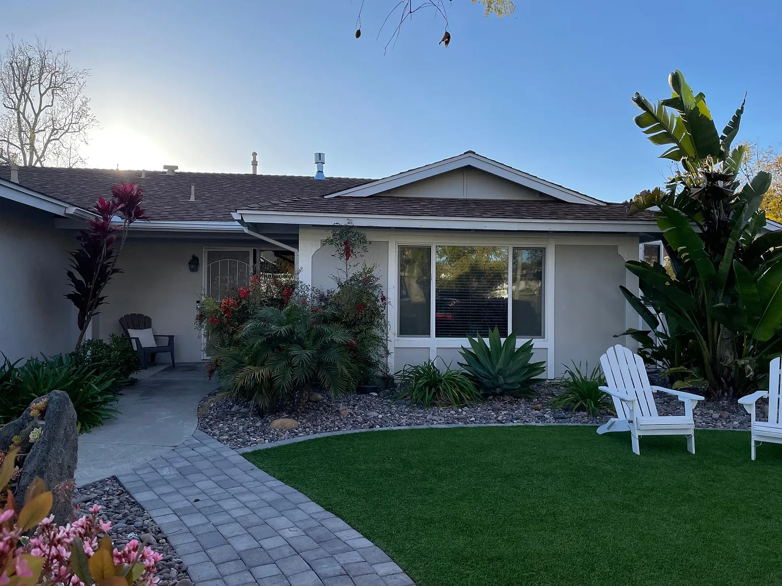 4 bed, 1972 sqft, $9,000 — Photo 2