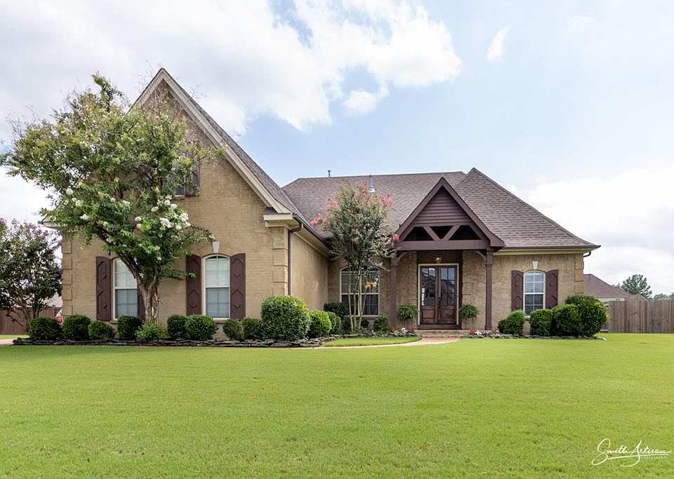 1st image of 605 River Birch Dr