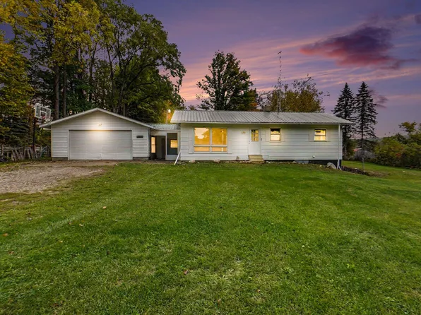 9489 E 64th St, Chase, MI 49623