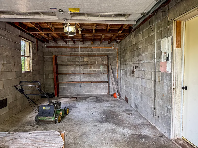 1011 Reading Rd — Photo 16