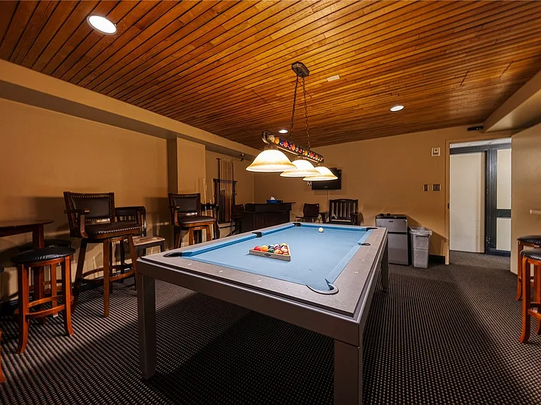 320 Fort Duquesne Blvd #10B — Photo 37