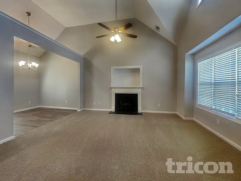 32 Mountain View Dr — Photo 2