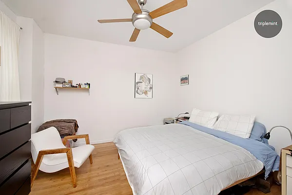 Sold by Triplemint | media 17