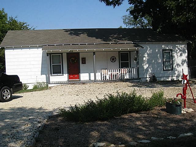 1st image of 306 S Avenue N