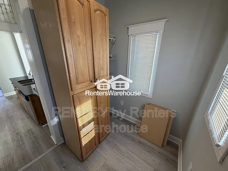 400 Lyndhurst St — Photo 3