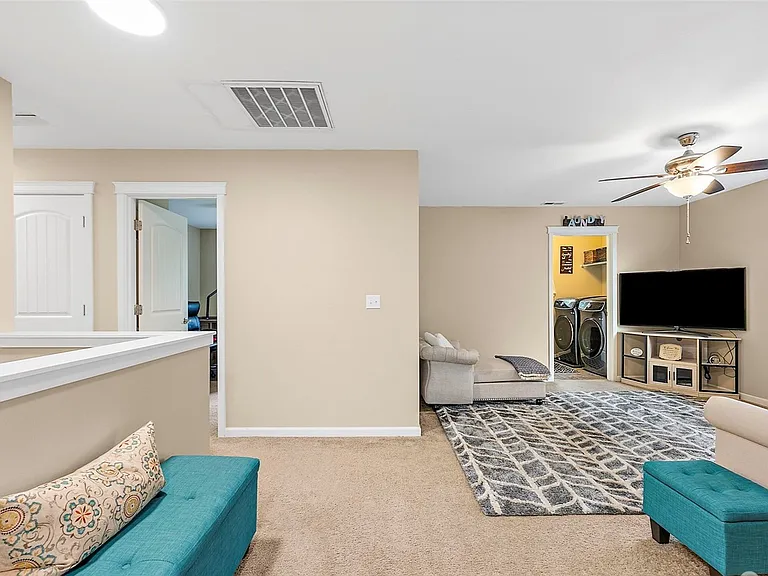 1440 Farina Loop SE — Photo 14
