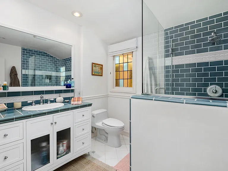 425 Graceland Dr — Photo 19