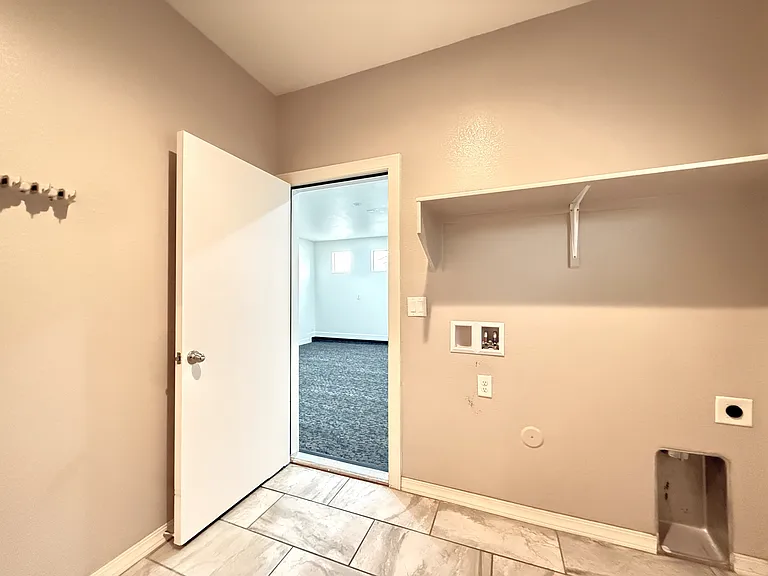 1028 Flyer Pl — Photo 26