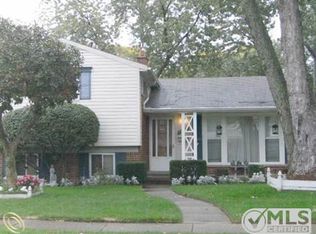 14460 Robinwood Dr, Plymouth, MI 48170
