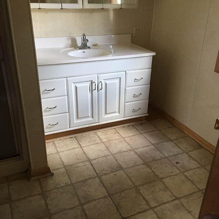 1st image of 194 Thompson Dr