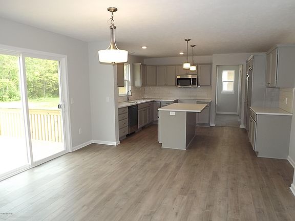 3rd image of 6024 Marblehead Dr NE