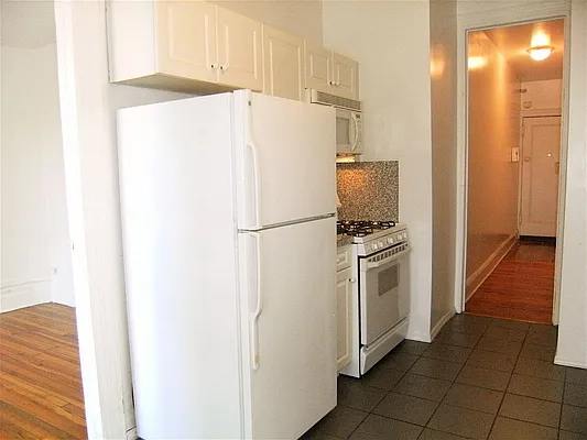 Rented by City Connections Realty | media 19