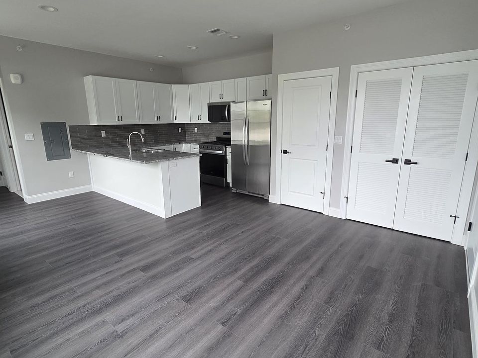 1st image of 471 Totowa Rd #1