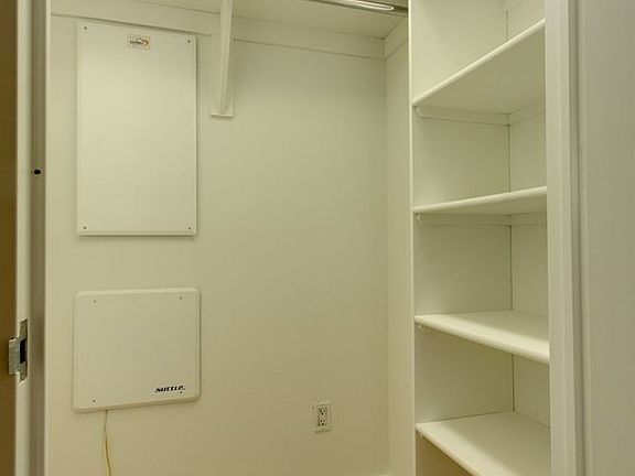 4th image of 37 Wall St APT 11G