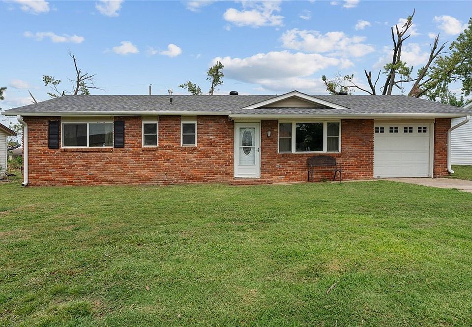 1st image of 1303 W Margaret Pl