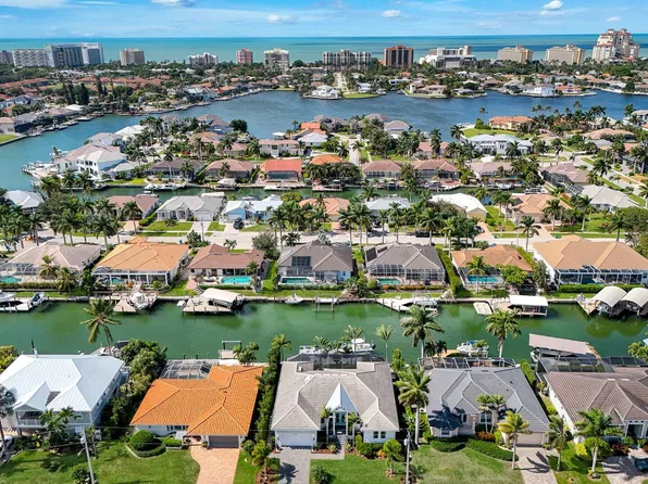 424 Driftwood Ct, Marco Island, FL 34145